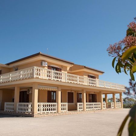 B&B La Terrazza Degli Scrittori ラカルムート エクステリア 写真